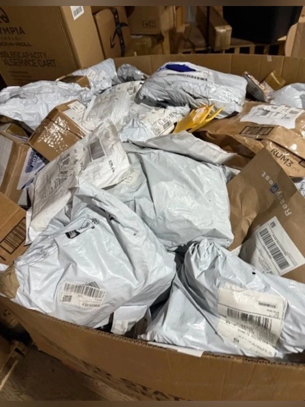 Lot of 10 (TEN) Lost Mailbox Packages!